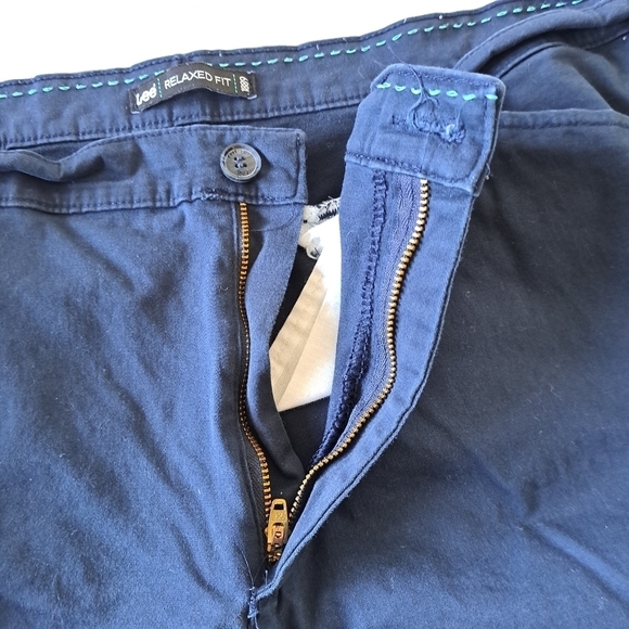 Lee women's size 18 relaxed fit navy blue chino VGUC - Picture 2 of 5